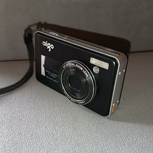 Aigo DC-T1200 12MP digital camera used