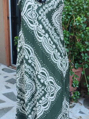 Long sleeveless dress dark green with white patterns, new, size S