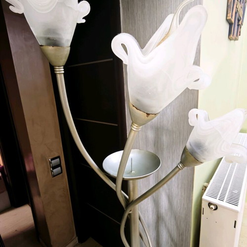 Floor lamps used, set of 2 with 3 bulbs and candle holder