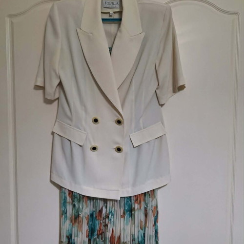 Pagani by Artemis midi chiffon skirt with pleated floral design, like new