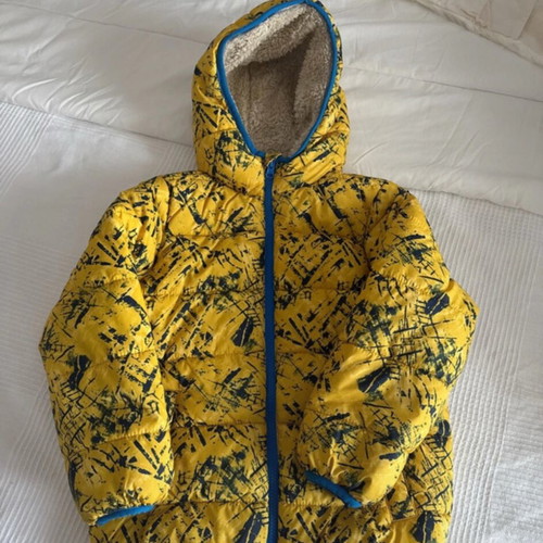 Benetton jacket like new size 6-7 multicolor