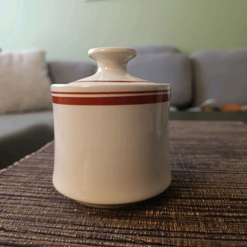 Vintage milk jug and sugar bowl set like new