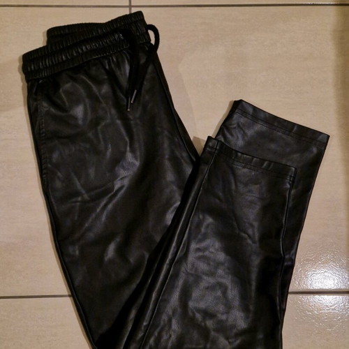 Zara leather pants with pockets like new, size XS