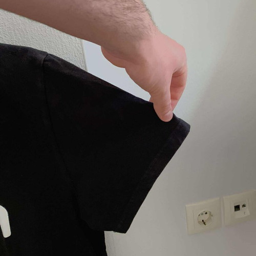 Men's T-shirt Wish size Medium like new, black