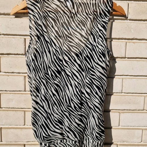 Ann Taylor Silk Zebra Blouse like new, size S, black and white