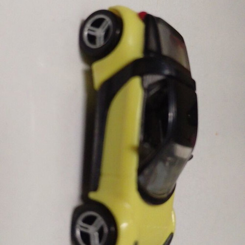 Pack of 2 small toy cars like new