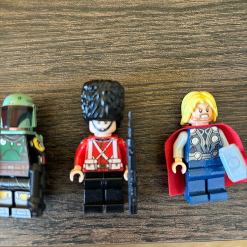Figures like new, pack without Thor
