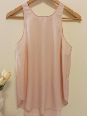 Stradivarius top pink like new, size S with cut-out shoulders