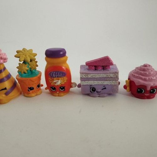 Shopkins figures used, pack of 21 pieces