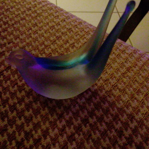 Vintage glass artwork Blue Swan in excellent condition, collectible