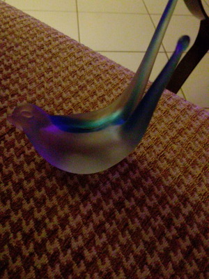 Vintage glass artwork Blue Swan in excellent condition, collectible