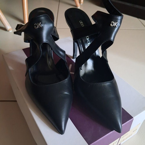 Gianna Kazakou leather pumps new, size 40, black