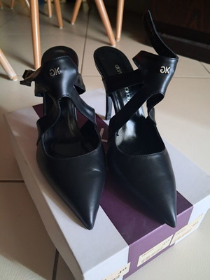 Gianna Kazakou leather pumps new, size 40, black