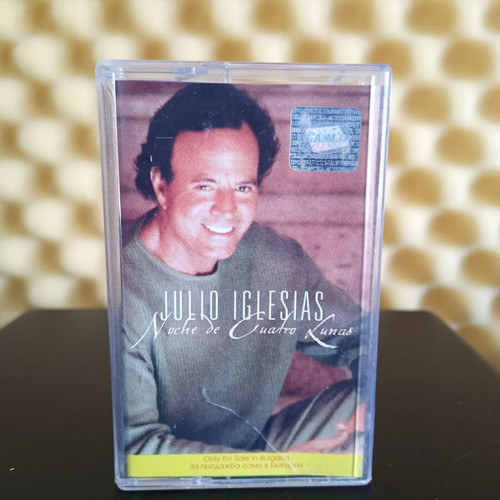 Julio Iglesias Noche de Cuatro Lunas cassette tape used