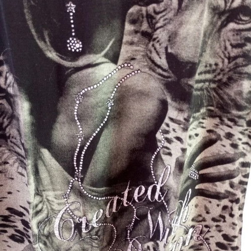 Long-sleeve blouse like new with woman and leopard print