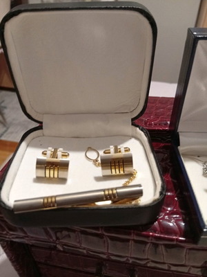 Μανικετόκουμπα με καρφίτσες καινούργια