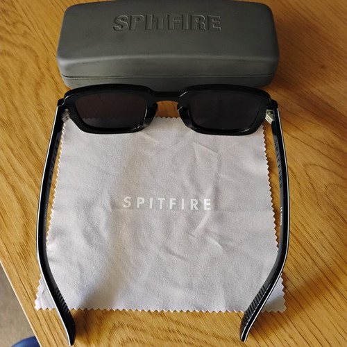 Spitfire sunglasses like new, black