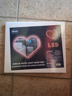 Mirror neon LED heart red