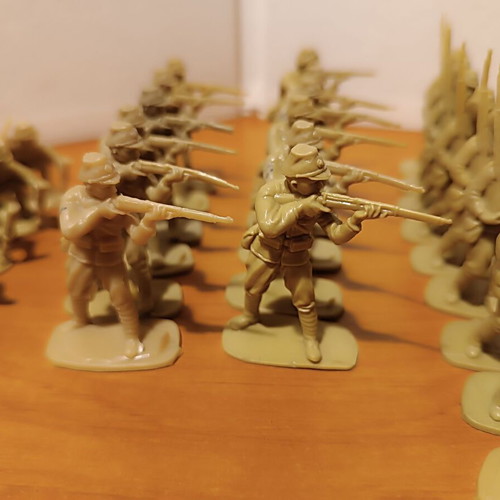 Plastic Japanese Military Figures 1/32 Scale like new, set of 59