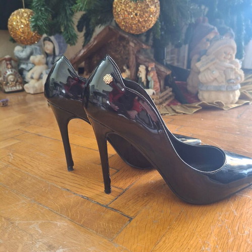 Migato black patent leather 12cm high heel pumps, size 40