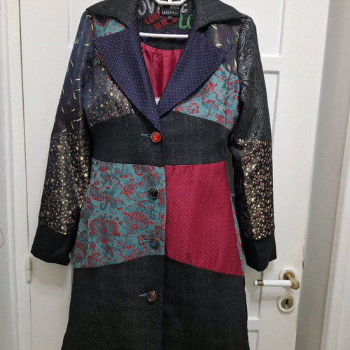 Modern coat new, size L, multicolored