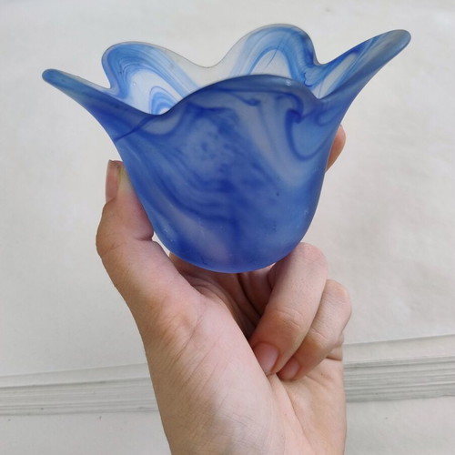 Glass candle holder flower-shaped like new