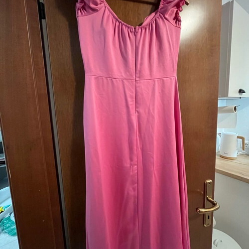 Pink satin dress like new, fitted and feminine