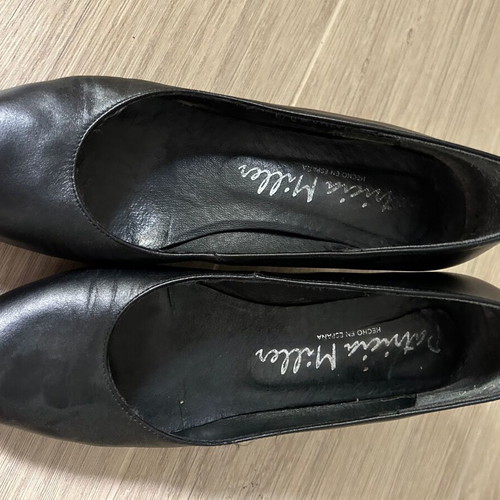 Leather pumps like new, size 40, black