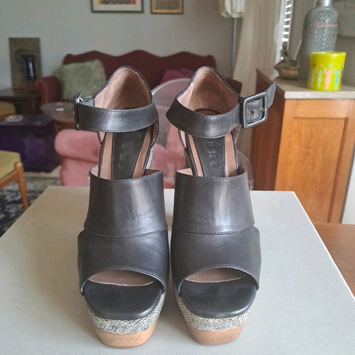 Marni high-heeled leather shoes used with wooden heels