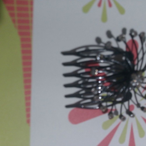 Hair comb with rhinestones and decorative design