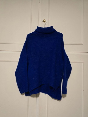 Aggel Knitwear women's blue turtleneck sweater like new