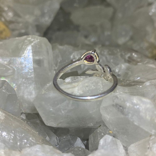 Silver ring with natural rhodolite garnet and moissanite, new