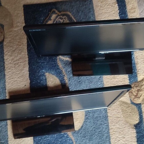 LG Flatron E2260S PN monitors like new, set of two