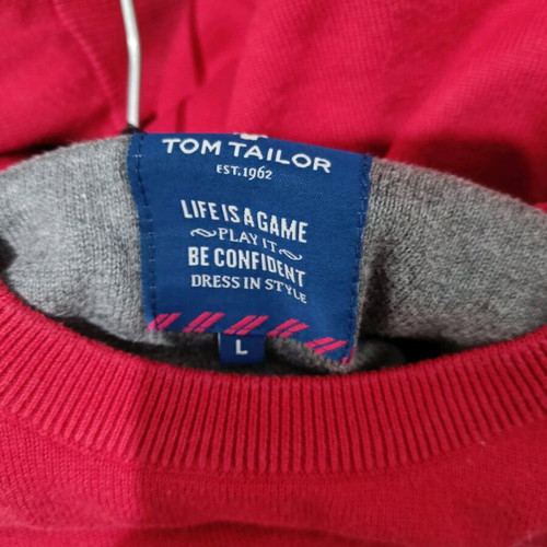 Tom Tailor red sweater like new, size large