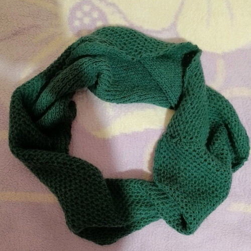 Women's scarf used in excellent condition
