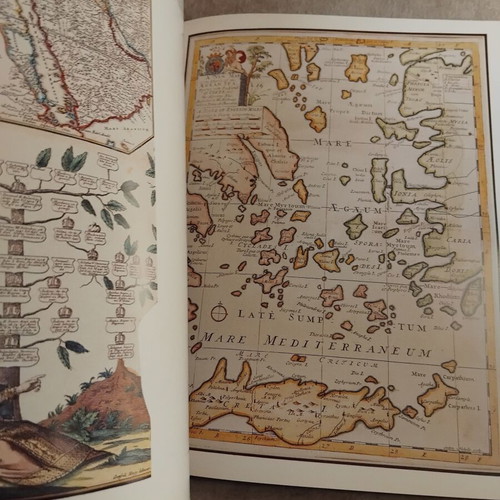 O Ellinas kai i Thalassa book, very good condition