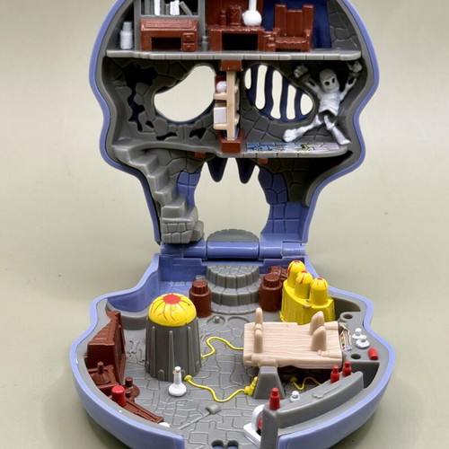 Mighty Max Skull Dungeon Doom Zones used, no figures