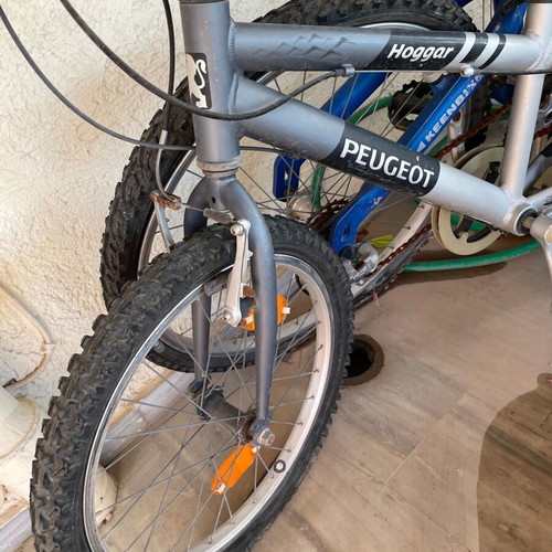 Bicycles used, pack of 2, city type with disc brakes and gears