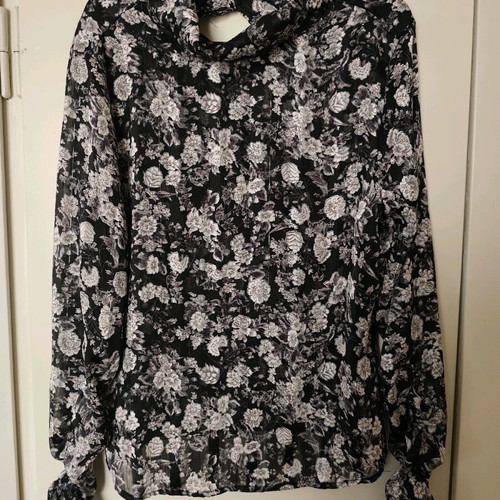 Zara Floral Blouse with Metallic Thread Size XS Like New