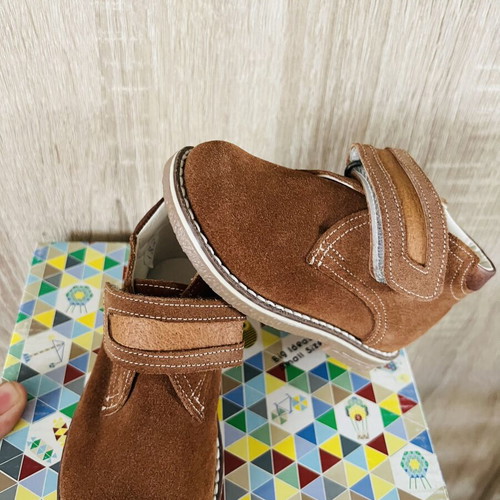 Baby leather boots new, size 20