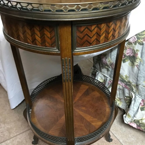 Set of 2 Louis XVI style tables used, antiques