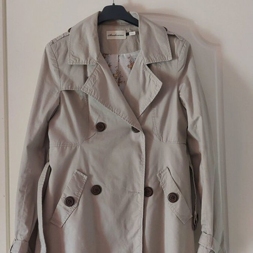 Stradivarius trench coat new, size M, beige