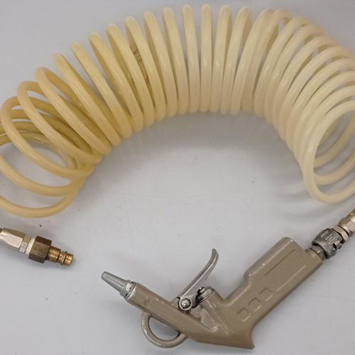 Air gun used with short spiral hose
