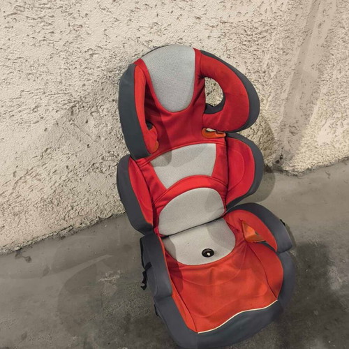 Child car seat like new 15-36 kg with detachable backrest as booster