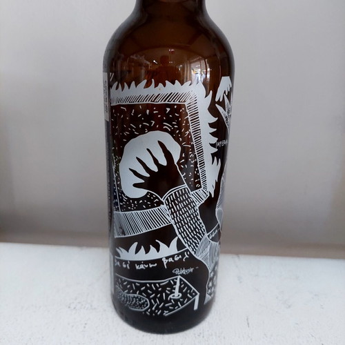 Collectible beer bottle from Νήσο Imperial pilsner, like new, 750ml porcelain cap