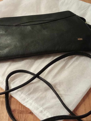 Vintage black mano crossbody bag like new