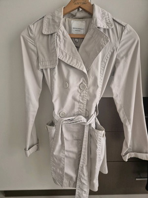 Bershka trench coat used, medium fit, beige, size S