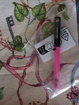 Pink eyeliner H&M new