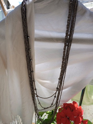 Vintage women's metal necklace like new