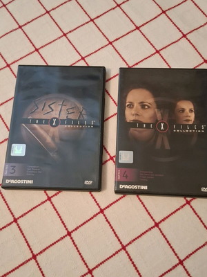 The X Files pack of 2 DVDs like new, episodes 9-16 of season 2